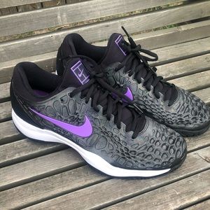 Nike Men’s Zoom Cage 3 HC Slk Tennis shoes